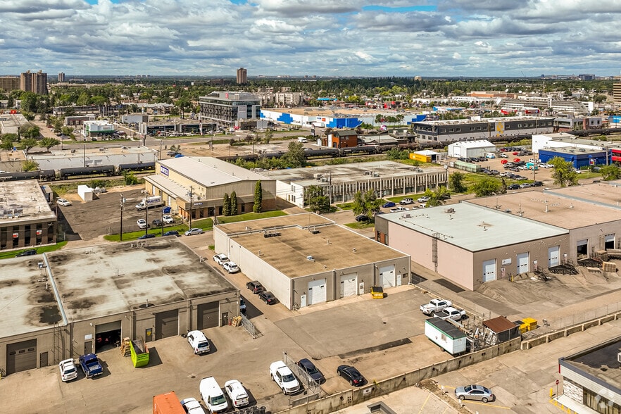 4527 101st St NW, Edmonton, AB à louer - Aérien – Image 2 sur 2