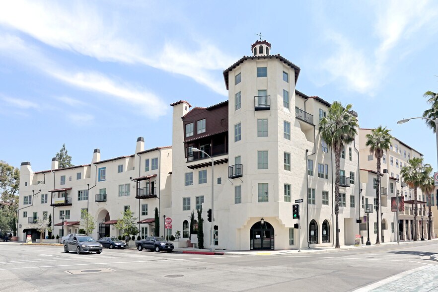 686 E Union St, Pasadena, CA à louer - Photo de l’immeuble – Image 3 sur 9