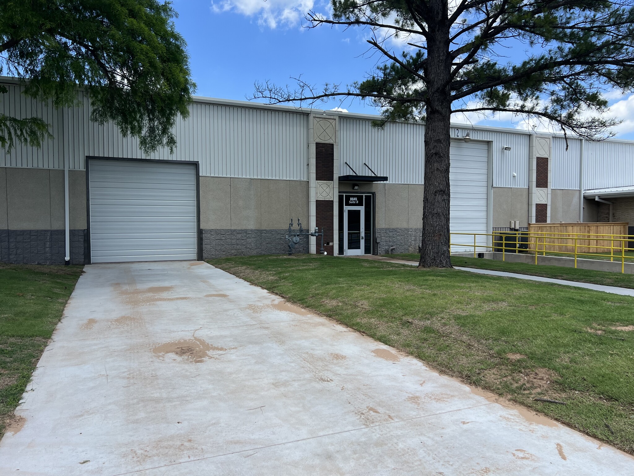 8635 W 21st St, Sand Springs, OK à louer Photo de l’immeuble– Image 1 sur 5