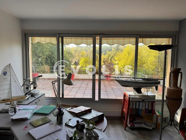 Plus de détails pour Bureau à vendre