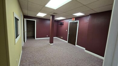 330 Milltown Rd, East Brunswick, NJ à louer Photo intérieure– Image 2 sur 5