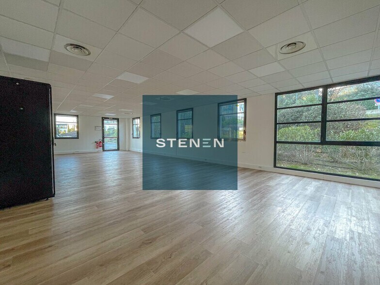 860 Rue René Descartes, Aix-en-Provence à louer - Photo intérieure – Image 3 sur 15