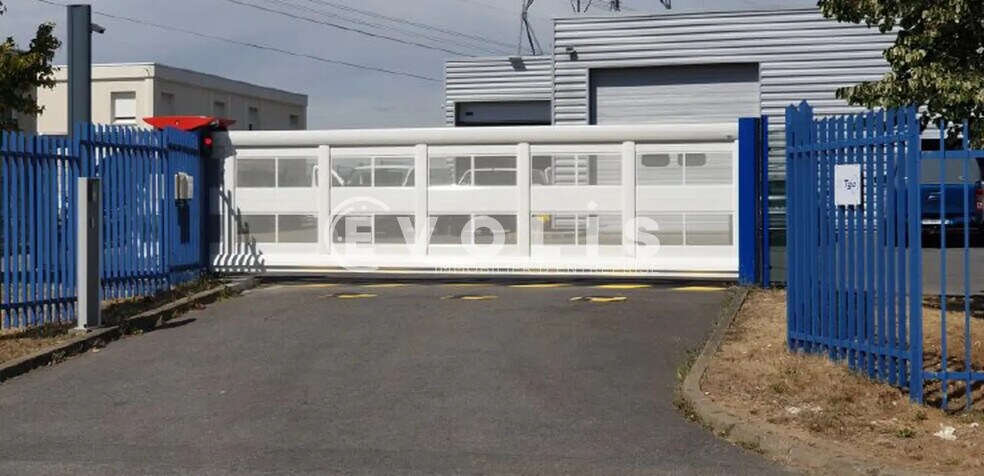 Local d’activités dans Marcoussis à louer - Photo de l’immeuble – Image 3 sur 18