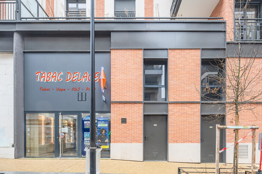 2-16 Rue Paul Bert, Courbevoie à louer - Photo de l’immeuble – Image 3 sur 8