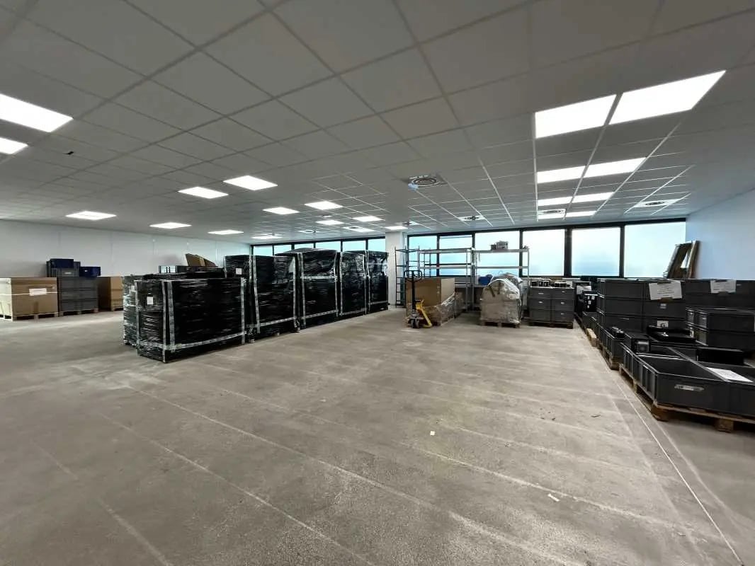 10 A Rue Des Rosiéristes, Champagne-au-Mont-d'Or à louer Photo intérieure– Image 1 sur 3