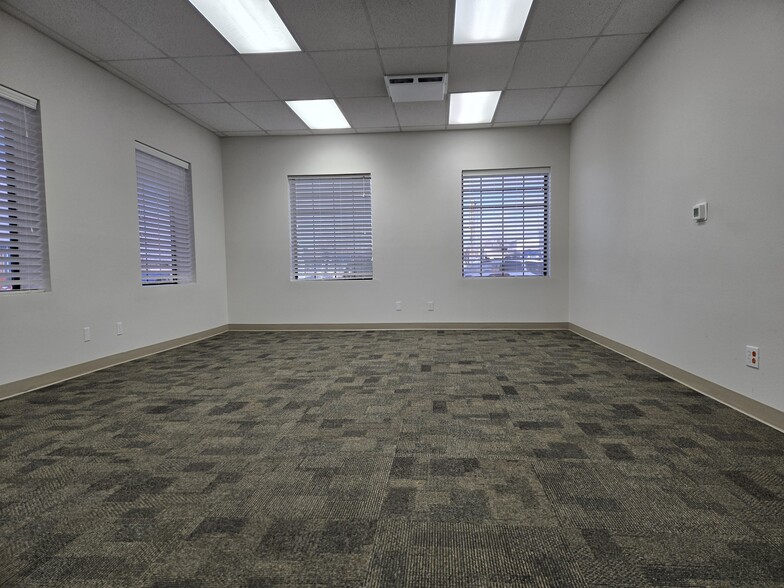 557 W Silver St, Elko, NV à louer - Photo de l’immeuble – Image 2 sur 21