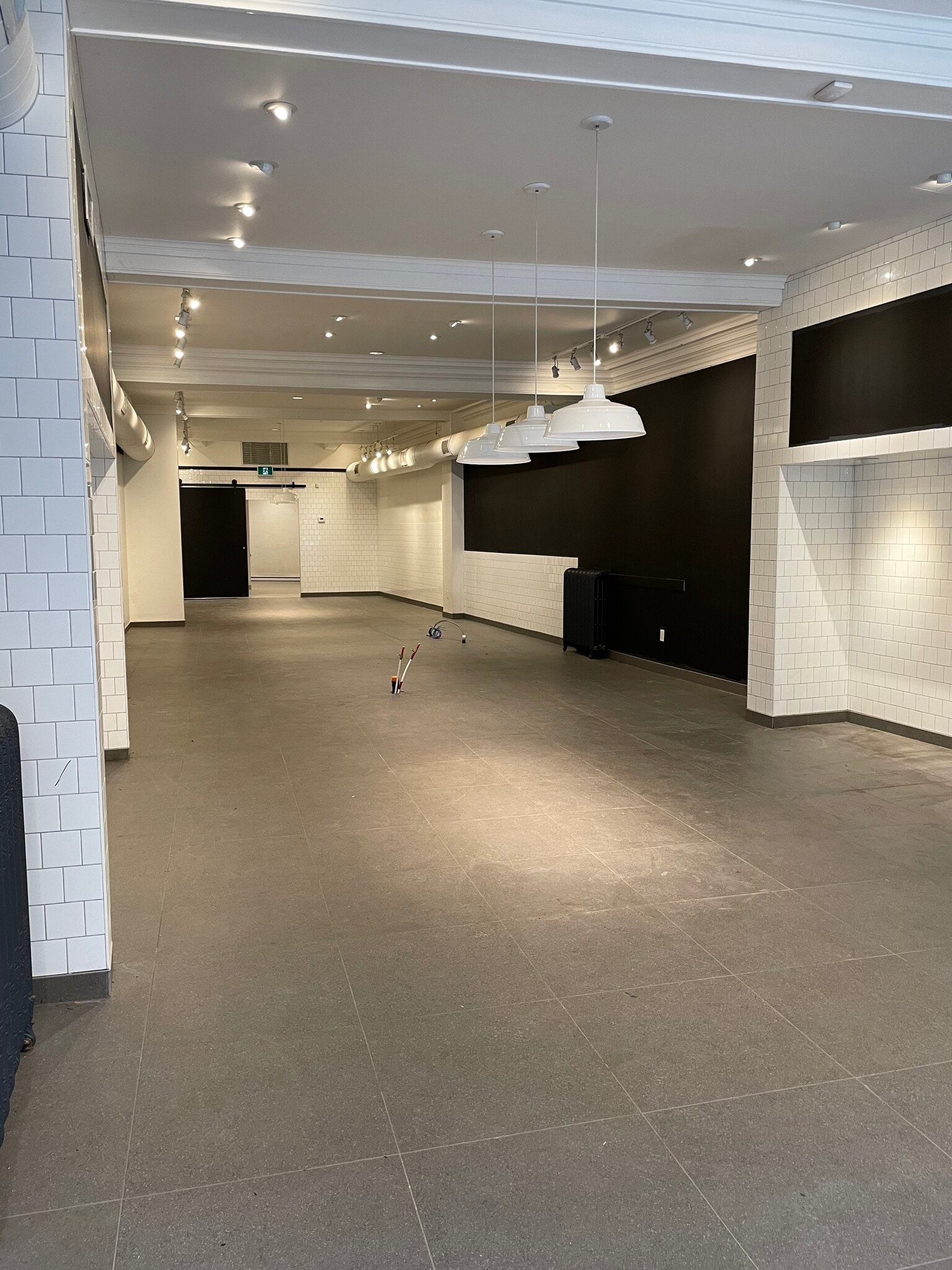 1120 Rue Saint-Jean, Québec, QC à louer Photo principale– Image 1 sur 8