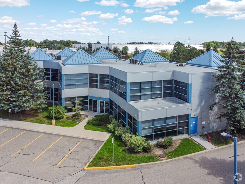 2400 Meadowpine Blvd, Mississauga, ON à louer - Photo de l’immeuble – Image 2 sur 3