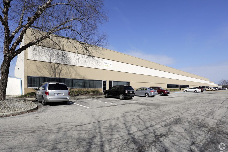 1445 Brookville Way, Indianapolis, IN à louer - Photo de l’immeuble – Image 2 sur 4