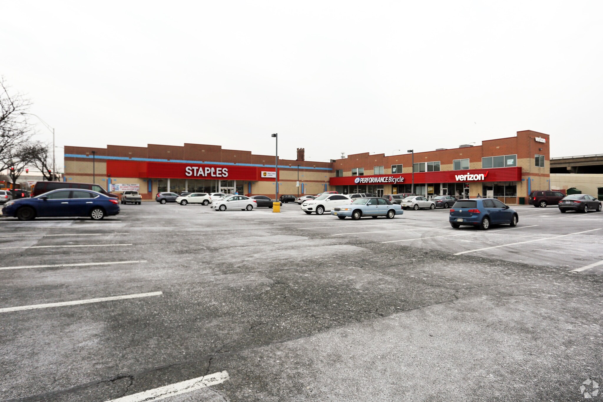 1300 S Christopher Columbus Blvd, Philadelphia, PA à vendre Photo principale– Image 1 sur 10