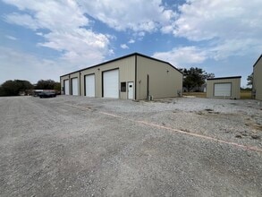 1630 Seaborn Rd, Ponder, TX à louer Photo de l’immeuble– Image 2 sur 12