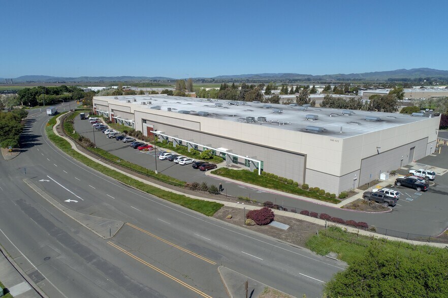 1560-1572 Airport Blvd, Napa, CA à louer - Photo de l’immeuble – Image 3 sur 5