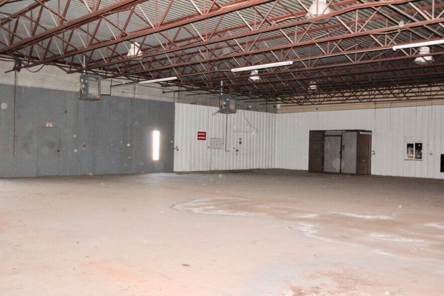 1803 S Washington Ave, Elk City, OK à vendre - Photo de l’immeuble – Image 2 sur 21