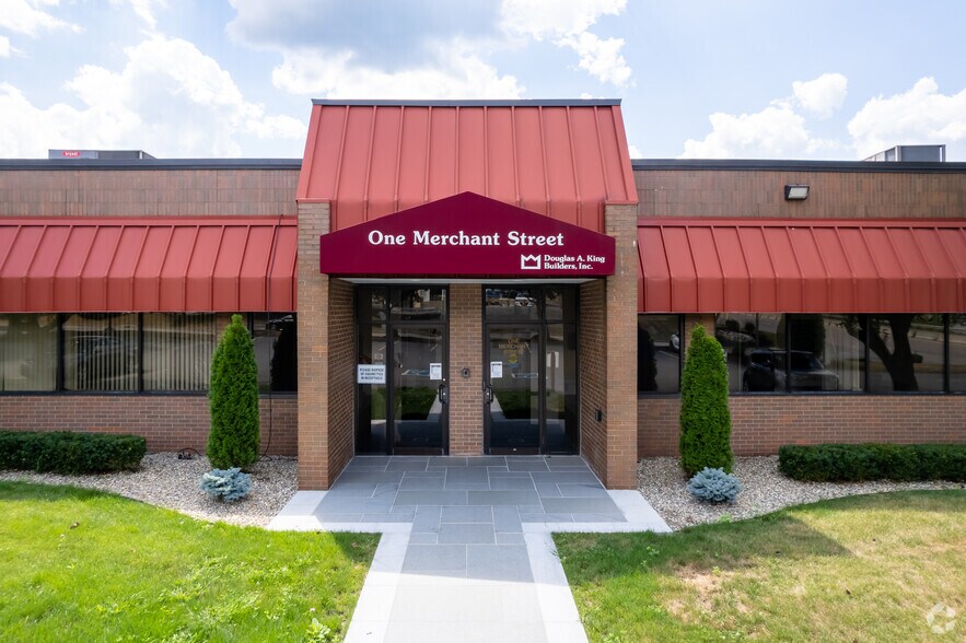 1 Merchant St, Sharon, MA à louer - Photo de l’immeuble – Image 3 sur 9