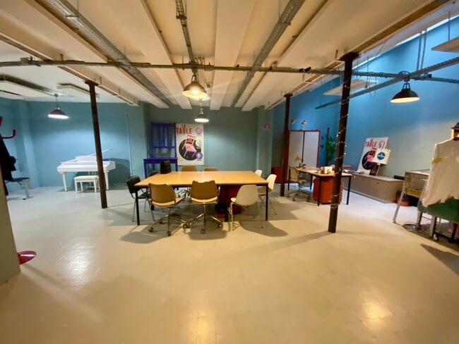 Plus de détails pour 123 Rue Du Faubourg Saint-Antoine, Paris - Local commercial à louer