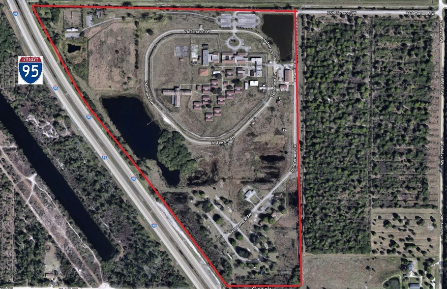 7625 17th St SW, Vero Beach, FL à louer - Photo principale – Image 1 sur 3