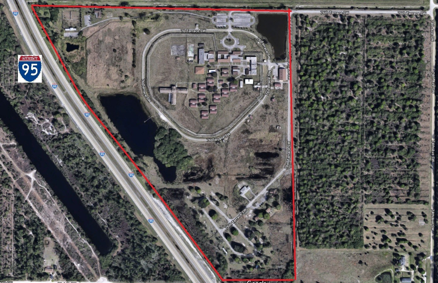 7625 17th St SW, Vero Beach, FL à louer Photo principale– Image 1 sur 4