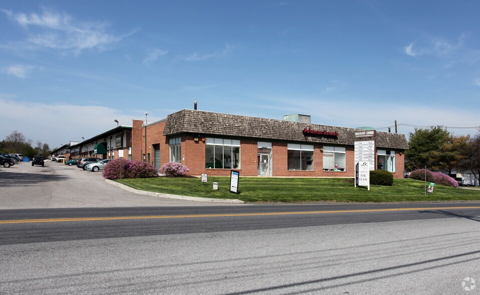 16598-16742 Oakmont Ave, Gaithersburg, MD à louer - Photo de l’immeuble – Image 2 sur 5
