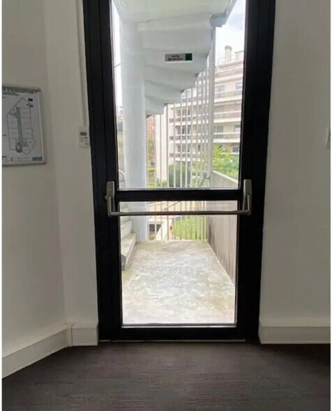 Bureau dans Boulogne-Billancourt à louer - Photo de l’immeuble – Image 2 sur 6