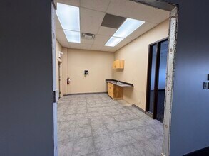 14601 134 Av NW, Edmonton, AB à louer Photo intérieure– Image 2 sur 12