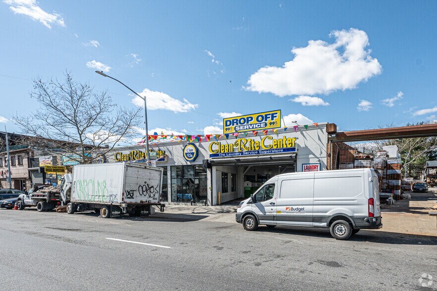 586 Coney Island Ave, Brooklyn, NY à louer - Photo de l’immeuble – Image 2 sur 4