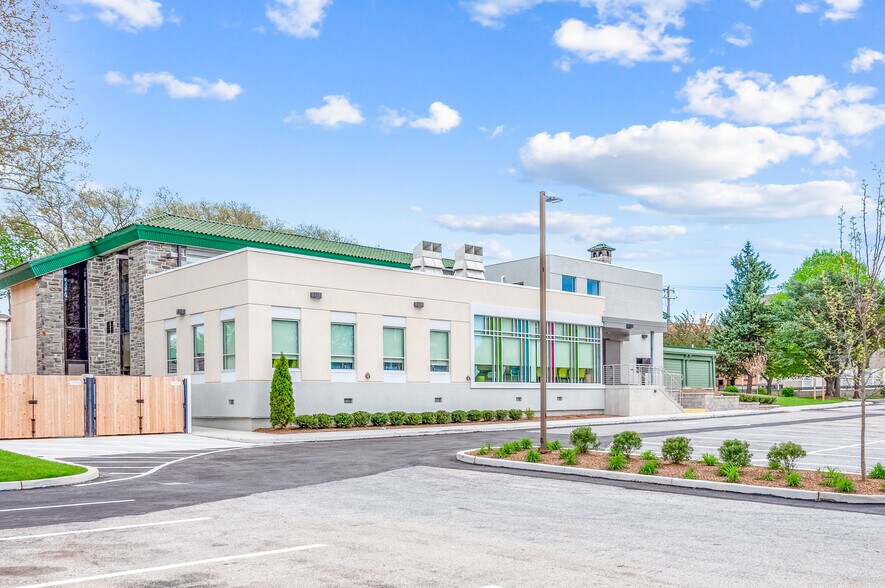 1437 DeKalb St, Norristown, PA à louer - Photo de l’immeuble – Image 2 sur 3