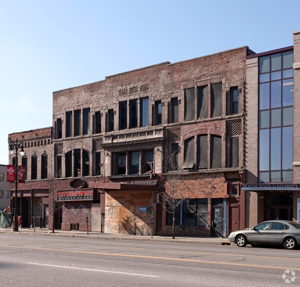 3929 Woodward Ave, Detroit, MI à louer - Photo de l’immeuble – Image 2 sur 2