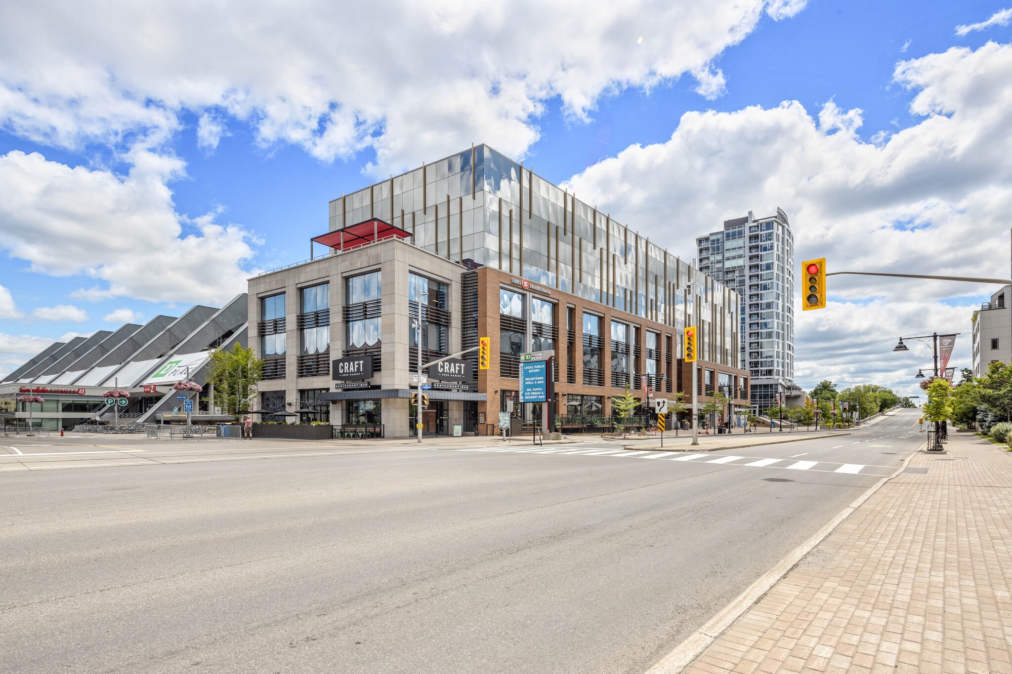 975-983 Bank St, Ottawa, ON à louer Photo de l’immeuble– Image 1 sur 9