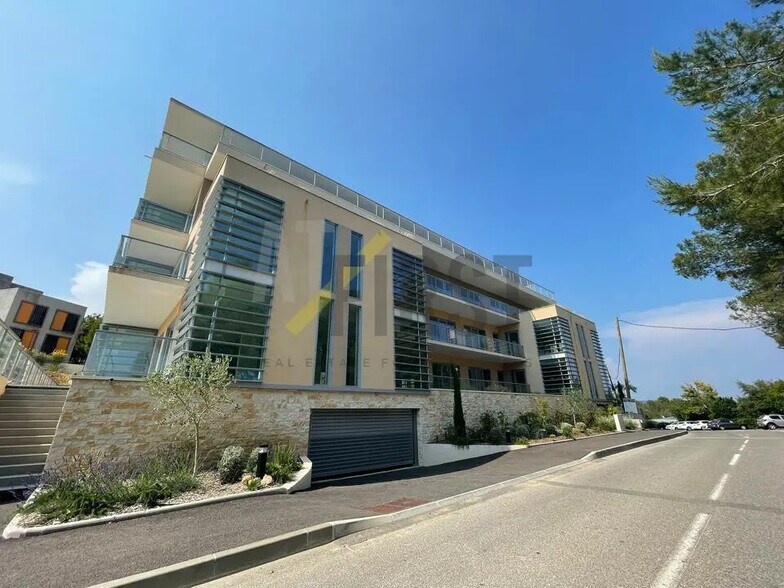 Bureau dans BIOT à louer - Photo de l’immeuble – Image 1 sur 9
