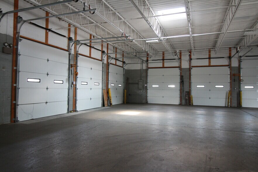 7651 Derry St, Harrisburg, PA à louer - Photo de l’immeuble – Image 3 sur 20