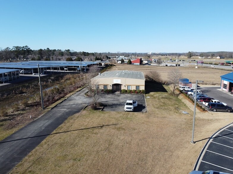 101 Wilson Way, Calera, AL à vendre - Photo de l’immeuble – Image 2 sur 12