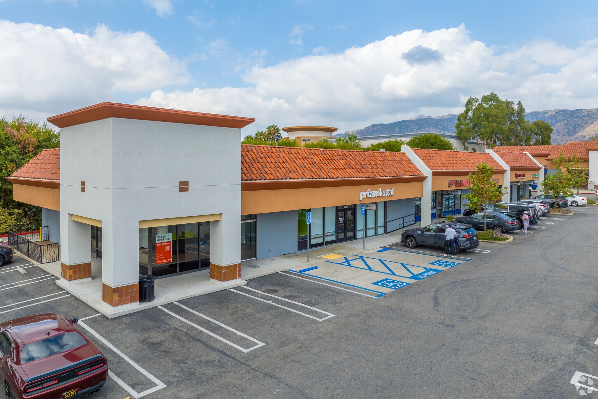 1335-1355 Foothill Blvd, La Verne, CA à vendre Photo principale– Image 1 sur 9