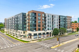Plus de détails pour 8309 Greenway Blvd, Middleton, WI - Local commercial à louer