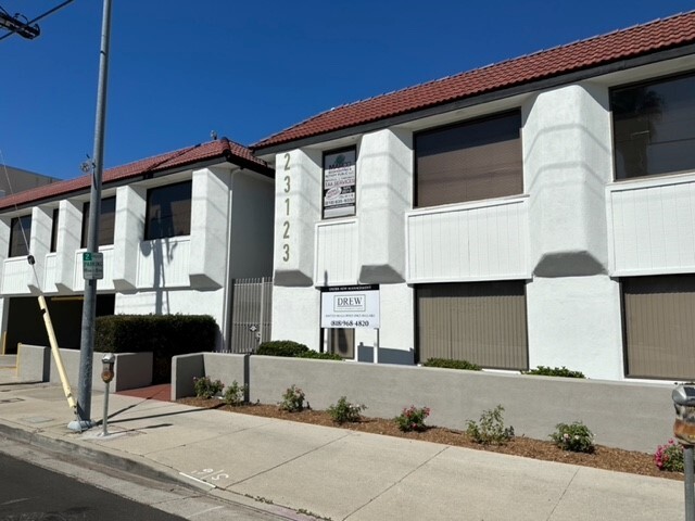 23123-23129 Ventura Blvd, Woodland Hills, CA à louer - Photo de l’immeuble – Image 2 sur 14