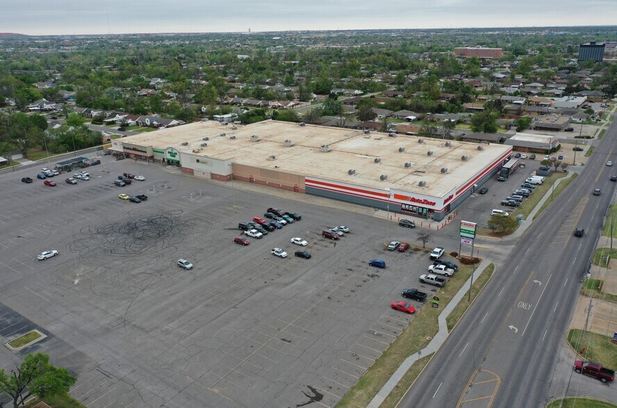 808 SW 44th St, Oklahoma City, OK à louer - Photo de l’immeuble – Image 2 sur 3