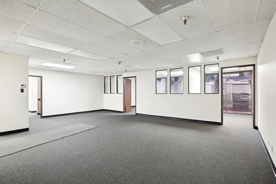 12753 Moore St, Cerritos, CA à louer - Photo de l’immeuble – Image 2 sur 6