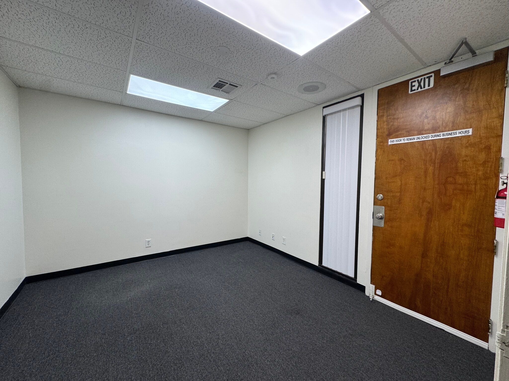 913-939 S Atlantic Blvd, Monterey Park, CA à louer Photo de l’immeuble– Image 1 sur 8