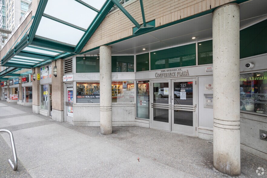 505-595 Pender St, Vancouver, BC à vendre - Photo de l’immeuble – Image 2 sur 14