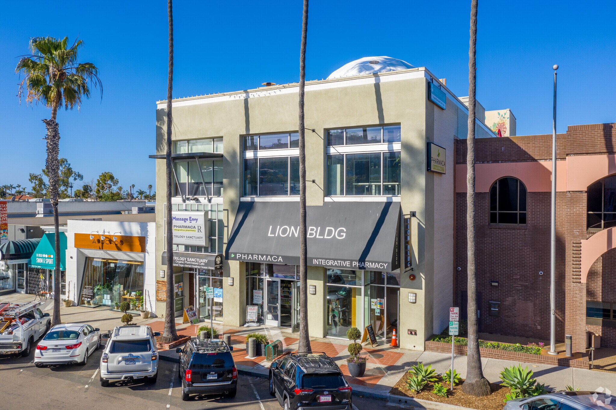 7650 Girard Ave, La Jolla, CA à louer Photo principale– Image 1 sur 13
