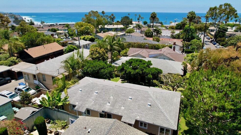 379 Aster St, Laguna Beach, CA à vendre - Photo de l’immeuble – Image 2 sur 39