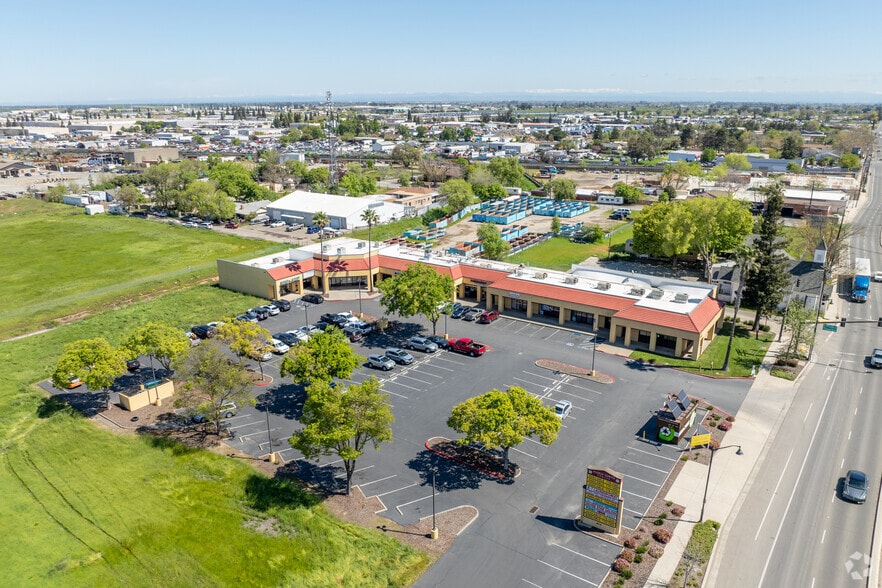 8275-8299 Florin Rd, Sacramento, CA à louer - Aérien – Image 3 sur 7