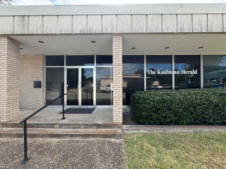 300 N Washington St, Kaufman, TX à vendre - Photo de l’immeuble – Image 3 sur 35