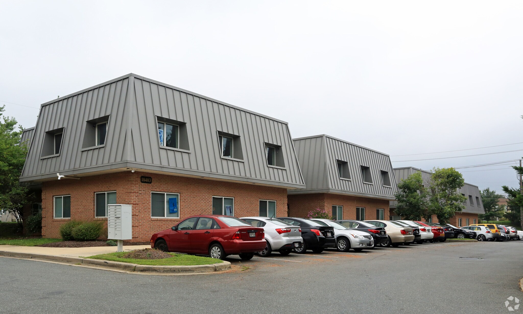 18401-18403 Woodfield Rd, Gaithersburg, MD à louer Photo principale– Image 1 sur 12