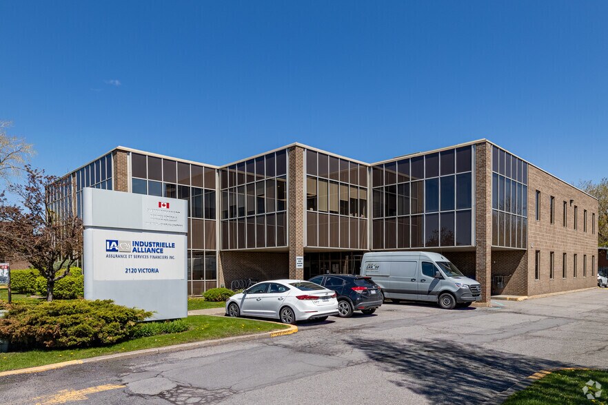 2120 Av Victoria, Longueuil, QC à louer - Photo principale – Image 1 sur 7