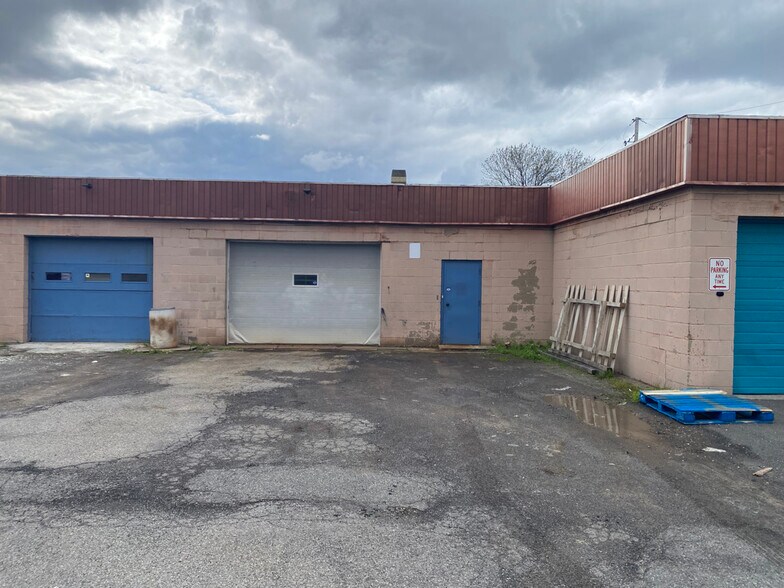 11 Nester St, Rochester, NY à louer - Photo de l’immeuble – Image 2 sur 6