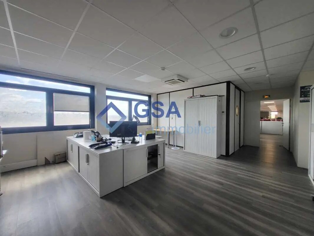 Bureau dans Viry-Châtillon à louer Photo de l’immeuble– Image 1 sur 9