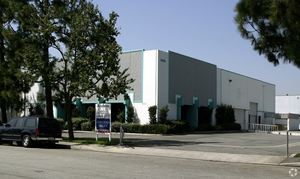 5403 Ayon Ave, Irwindale, CA à louer - Photo de l’immeuble – Image 3 sur 4