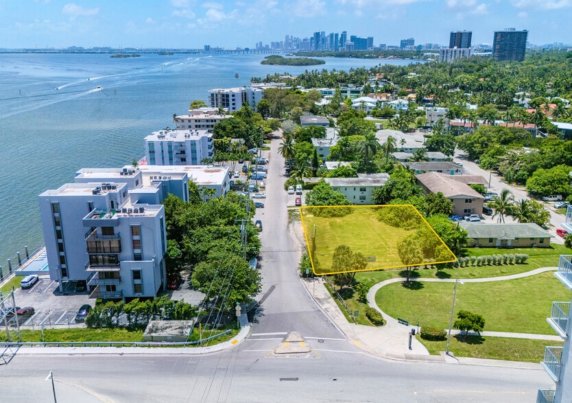 7860-7880 N Bayshore Ct, Miami, FL à vendre - Aérien – Image 2 sur 7