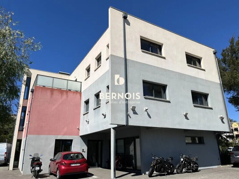 Bureau dans La Seyne-sur-Mer à vendre - Photo de l’immeuble – Image 3 sur 10