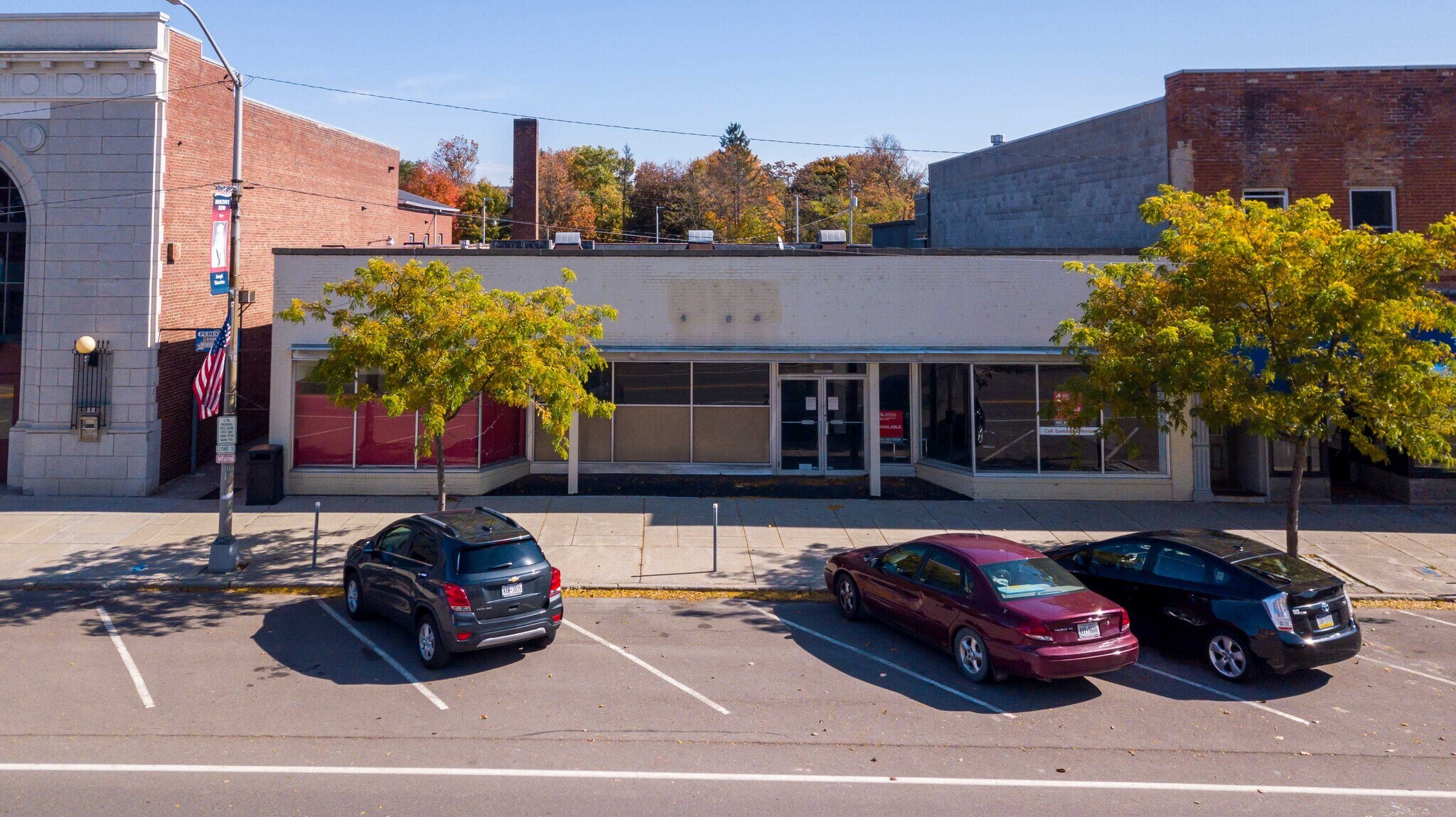 36 Liberty St, Bath, NY à louer Photo principale– Image 1 sur 26